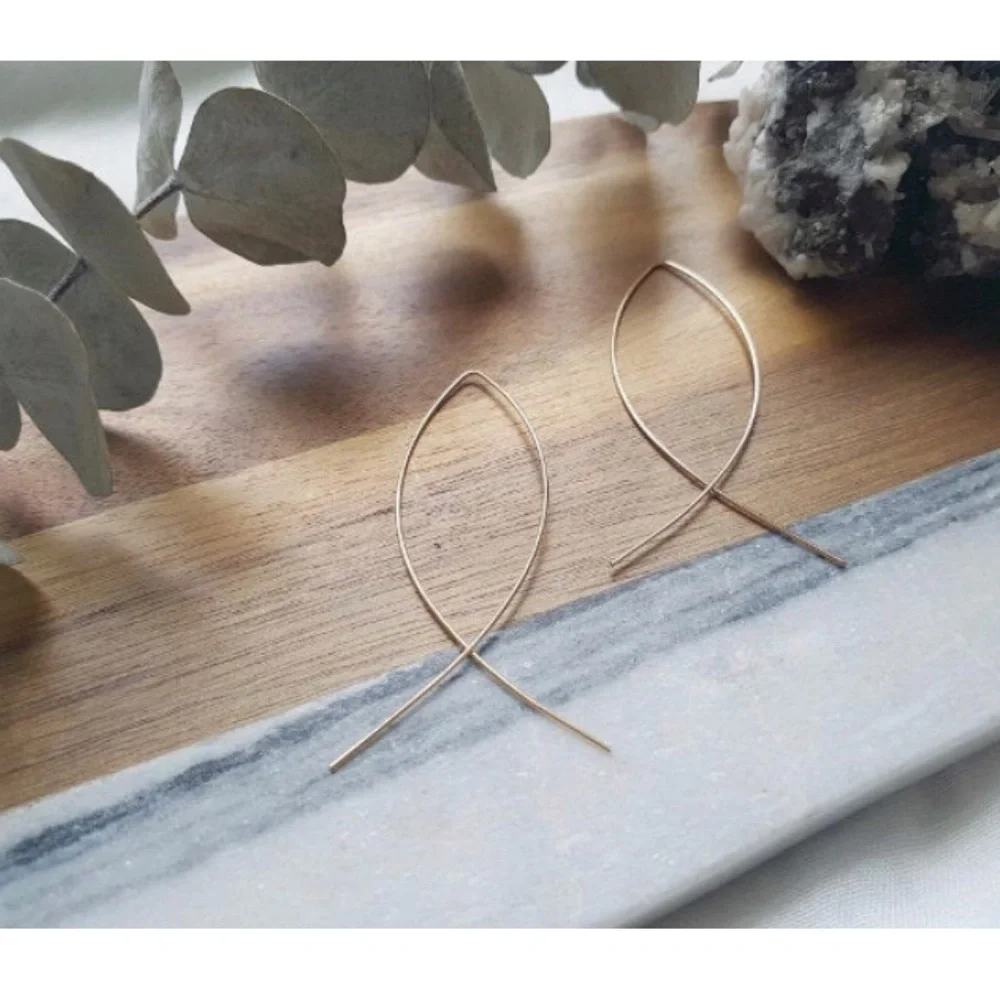 "Star-Crossed Lovers" Minimalist Hoop Earrings - Picture 5 of 11